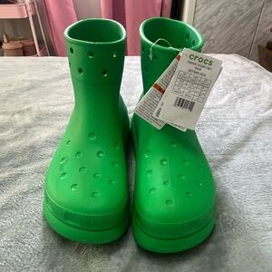 CROCS Classic Crush Rain Booties in Bright Green